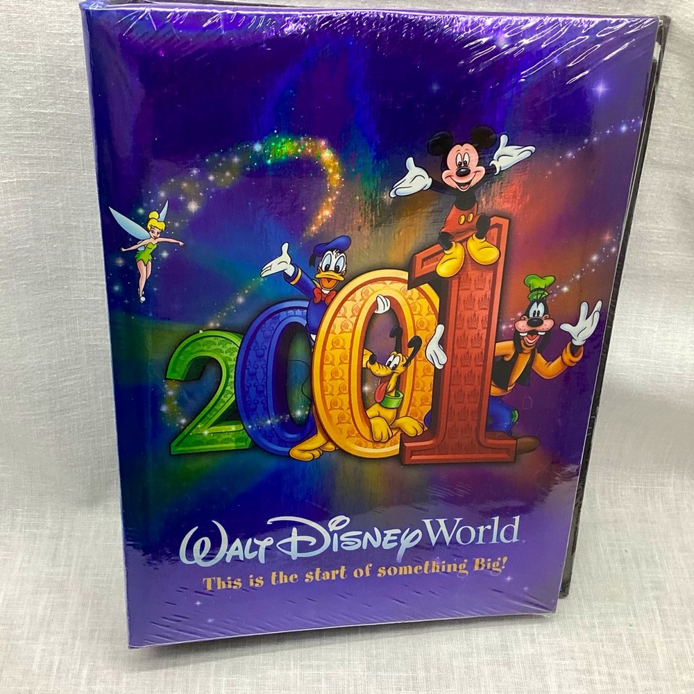 VINTAGE WALT DISNEY WORLD 2001 PHOTO ALBUM 50 PAGES HOLDS 200 6”X4” PHOTOS NWT